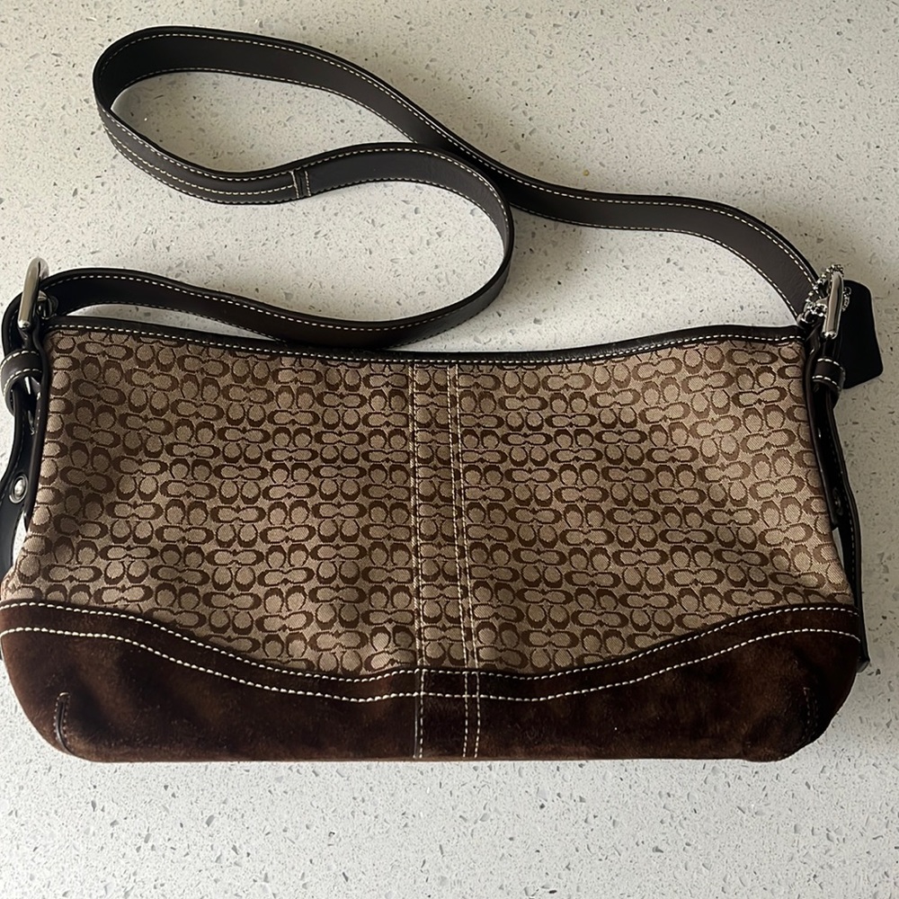 Coach adjustable shoulder bag.